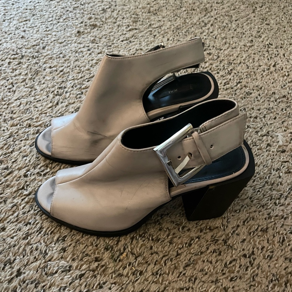 Woman’s Gray Shoes